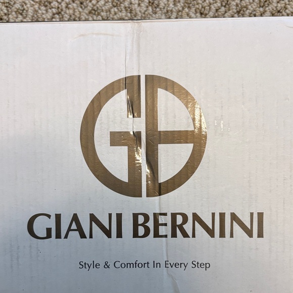 Giani Bernini Dark Blue Wedge with Silver Accent - Picture 3 of 8